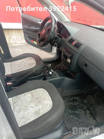 Продавам Шкода Фабия 1,4 газ, бензин,2003 година,напълно обслужена., снимка 11 - Автомобили и джипове - 53825938