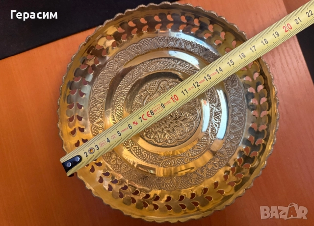 Бронзови чинии и фруктиера , бронзови свещници , купичка и пепелник, снимка 3 - Антикварни и старинни предмети - 51948262