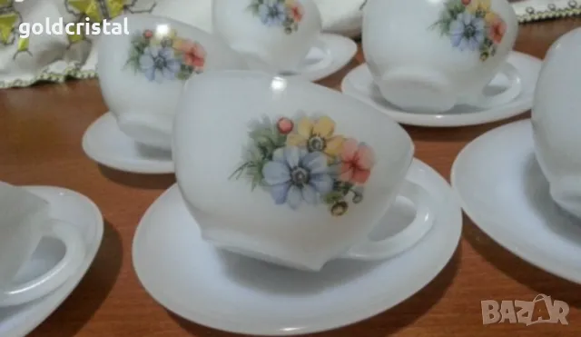 Чаши за кафе изключително фин френски аркопал маркиран , снимка 2 - Антикварни и старинни предмети - 19375796