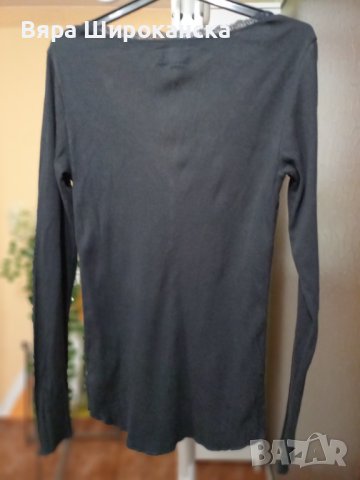 Тъмносива, почти черна блузка с дантела покрай деколтето. Размер М, L., снимка 4 - Блузи с дълъг ръкав и пуловери - 40521510