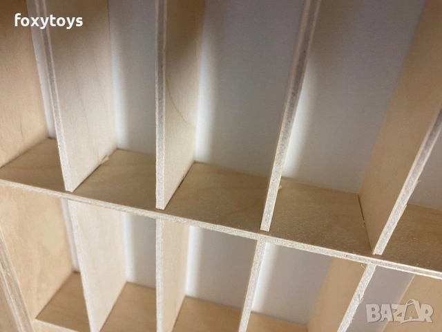 Дефектна дървена етажерка за колички, рафт, 80 отделения, хоризонтален, снимка 14 - Коли, камиони, мотори, писти - 53750305