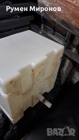 Продавам съд за вода за кемпер или каравана. , снимка 3 - Каравани и кемпери - 41229062