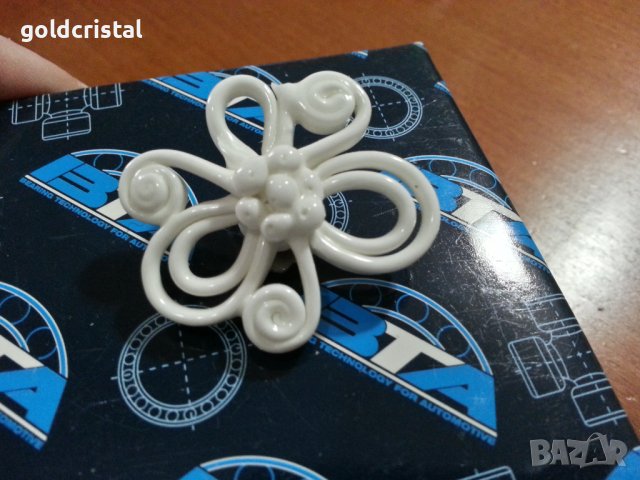 Български костен порцелан Бононя брошка щипка, снимка 2 - Антикварни и старинни предмети - 40677464