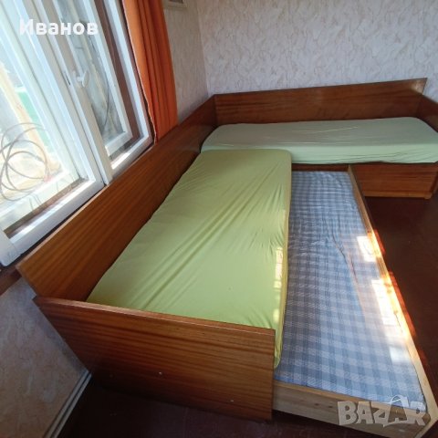 Продавам ъглови легла.