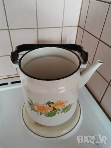 Емайлиран чайник - ретро и форма за кекс , снимка 4 - Други - 44461445