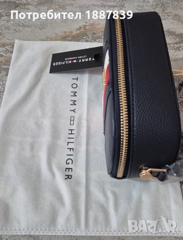 Дамска тъмно-синя чантичка Tommy Hilfiger, снимка 5 - Чанти - 53860603