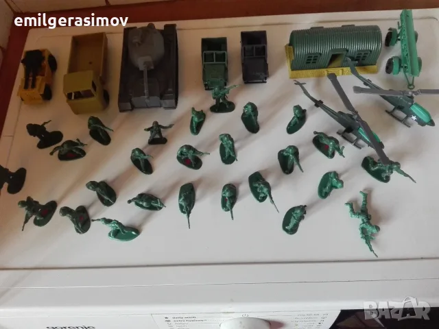 Пластмасови войници., снимка 4 - Колекции - 56039301