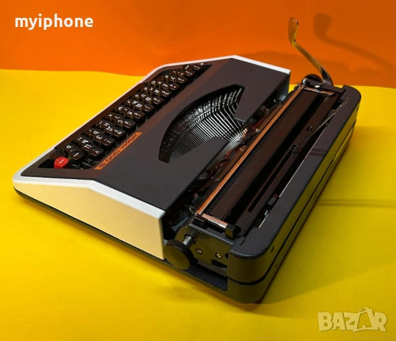 Пишеща Машина Хеброс 1300Ф 3 Цвята Кирилица нова лента топ състояние обслужена+подарък резервна лент, снимка 5 - Антикварни и старинни предмети - 49288527