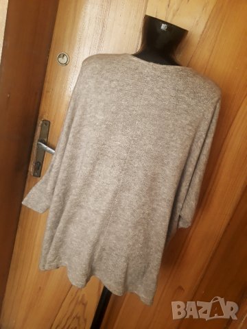 Бежова вълнена супер широк модел блуза М, снимка 3 - Блузи с дълъг ръкав и пуловери - 34398264