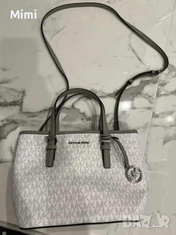 Michael Kors нова мини чанта , снимка 5 - Чанти - 47803381