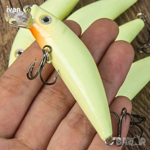  воблер с флорисцентно покритие . 7 см., 6.5 грама