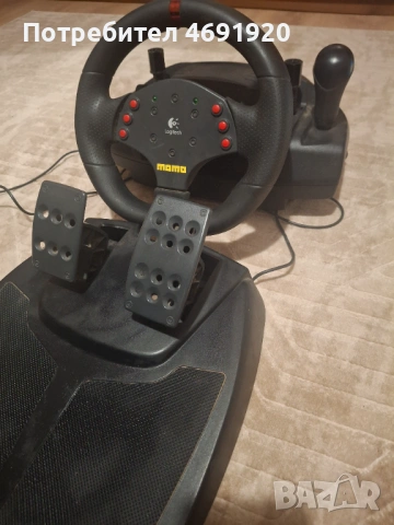 Волан Logitech MOMO Racing Force Feedback – Компактен и бърз, снимка 3 - Джойстици и геймпадове - 53111682
