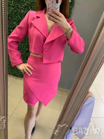 дамски комплект с асиметрична дължина сако и пола 