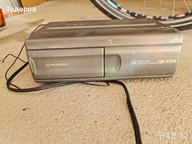 Оригинален CD Changer PIONEER 12 диска, снимка 1 - Аксесоари и консумативи - 41765913