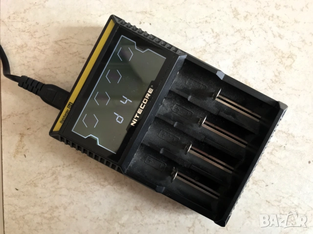 Nitecore Digicharger D4 - зарядно за батерии, снимка 2 - Друга електроника - 53587095