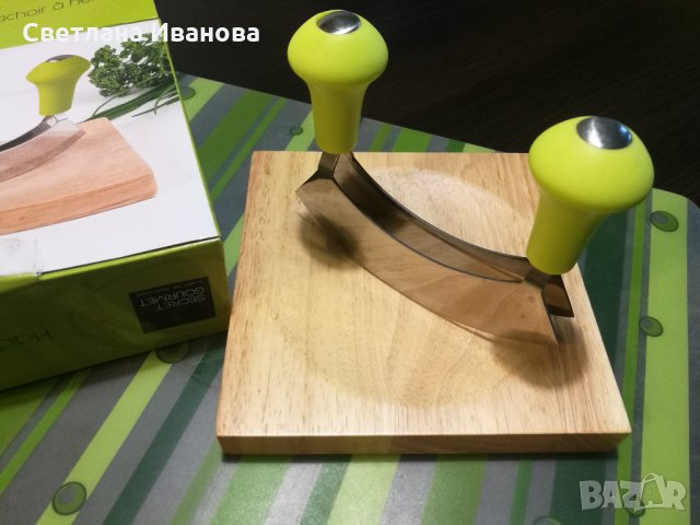 Нож за рязане на зелени подправки