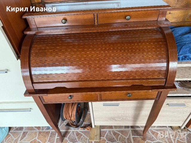 Продавам писалище