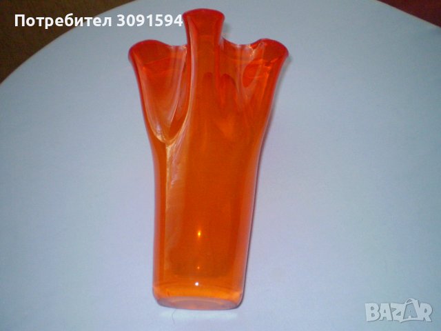 Ретра стъклена червена ваза височина 21 см, снимка 2 - Други ценни предмети - 41437431