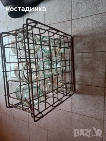 Продавам буркани.