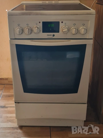 Свободностояща готварска печка Fagor Innovation с керамичен плот