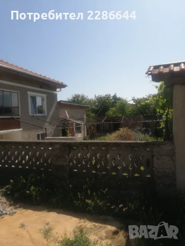 Продавам къща в с. Червена вода, снимка 2 - Къщи - 50892732