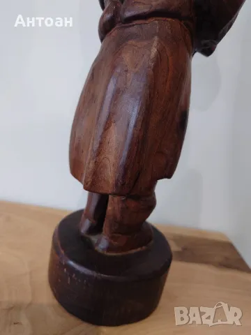 Статуетка дърворезба 