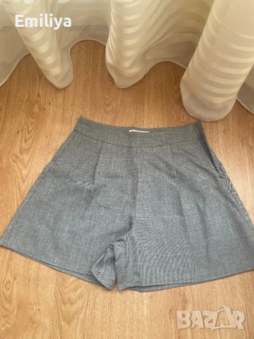 Къси панталони с камъчета