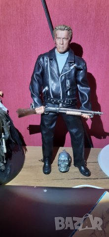 Топ фигура на Арнолд Terminator t800-270 лв, снимка 2 - Колекции - 41526311