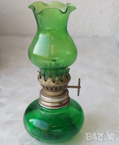 Красива стара малка газена лампа