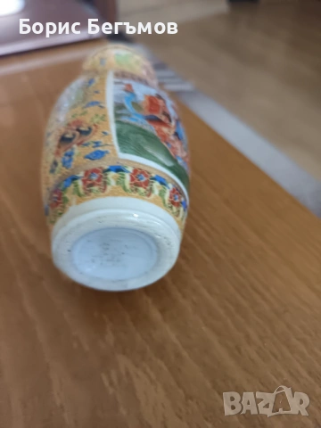 Ваза порцелан с красиви, цветни,  мотиви, снимка 5 - Антикварни и старинни предмети - 53806714