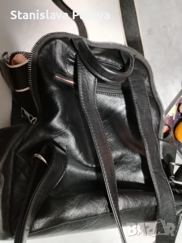 Дамска раница от черна кожа, снимка 4 - Чанти - 52382824