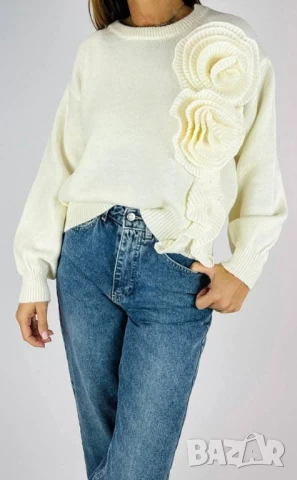 Пуловер с 3Д декорация цвете  , снимка 2 - Блузи с дълъг ръкав и пуловери - 50922045
