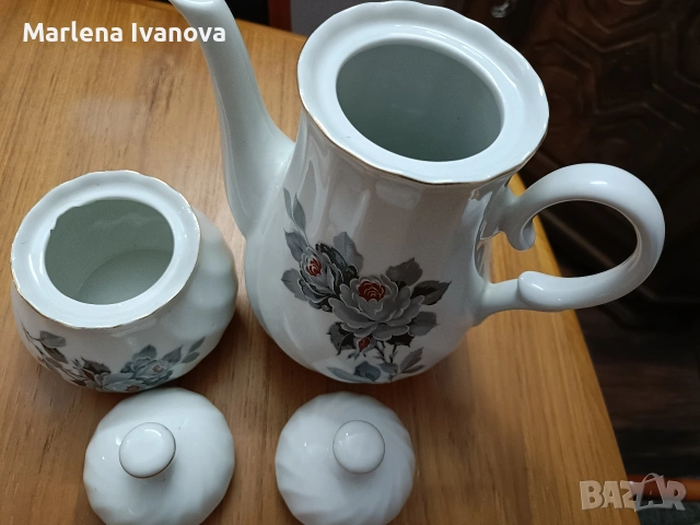 порцеланов сервиз , снимка 2 - Сервизи - 53509386