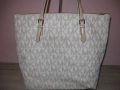 Michael Kors оригинална дамска чанта, снимка 4