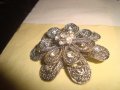 СТАРА СРЕБРИСТА СКЪПОЦЕННА ФЛОРАЛНА ВИНТИДЖ БРОШКА с БОХЕМСКИ ФАСЕТ КРИСТАЛИ 25082, снимка 4