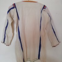 Автентични женски ризи за носия, ръчно шита-бродирани. , снимка 3 - Антикварни и старинни предмети - 44242715