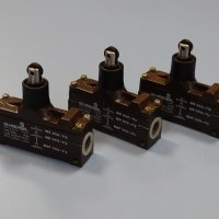 Краен изключвател SCHMERSAL MR302-11Y limit switch 250V , снимка 1 - Електродвигатели - 38989610