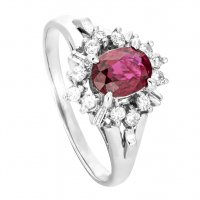 Платинен пръстен с натурален рубин и диаманти, снимка 5 - Пръстени - 39533147