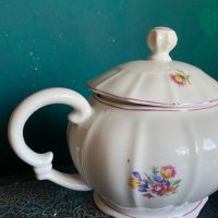 Порцеланов чайник с Ириси , снимка 3 - Антикварни и старинни предмети - 41815710