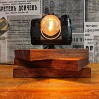 Лампа направена от стар фотоапарат., снимка 1 - Настолни лампи - 41650032