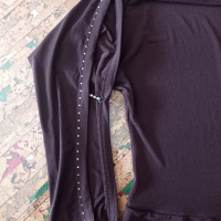 Блуза М размер , снимка 3 - Блузи с дълъг ръкав и пуловери - 36457181
