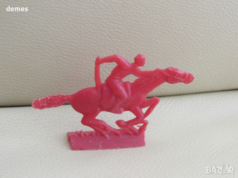 Колекционерска пластмасова фигурка от времето на соца, снимка 1