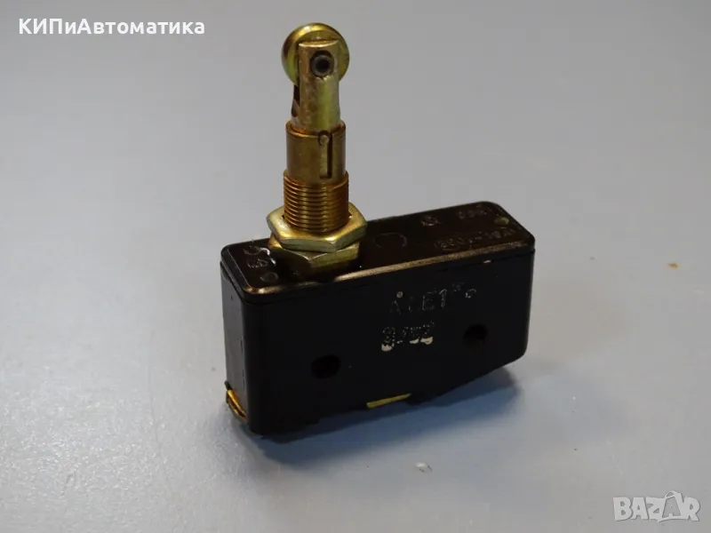 микроизключвател VEB Robotron typ A1E1(ALE1) micro switch button 380VAC, снимка 1