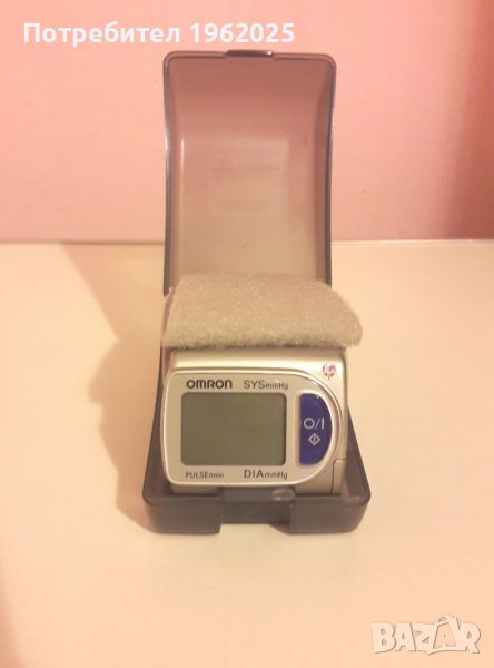 Апарат за измерване на кръвно налягане  OMRON , снимка 1