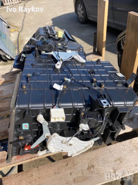 Задна кутия за парно , оборудвана за Kia Carnival, снимка 1