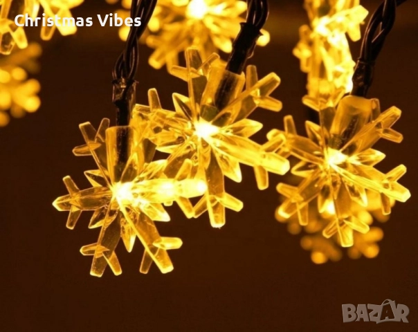 Многоцветни коледни LED лампички със снежинки с щепсел - Многоцветни, дължина - 5м ,28бр.лампички., снимка 2 - Лед осветление - 52082784