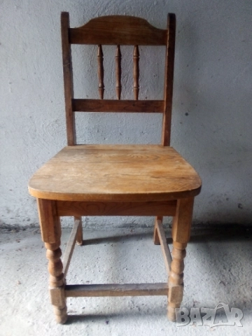 Трапезен  стол, дърво 