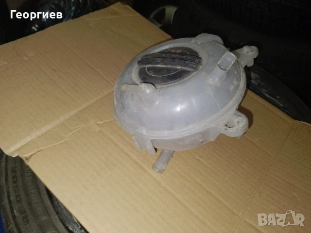 казанче за антифриз Фолксваген Тигуан Туран Пасат 2.0 тди, снимка 2 - Части - 51146780