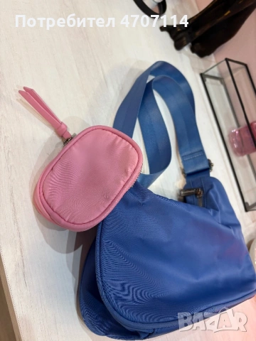 Дамска малка чанта на марката Stradivarius, снимка 2 - Чанти - 53749772