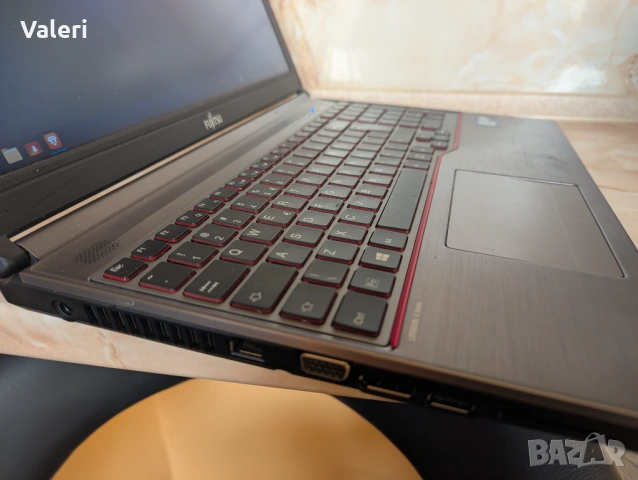  Преносим компютър Fujitsu Lifebook E756, снимка 6 - Лаптопи за дома - 53557320